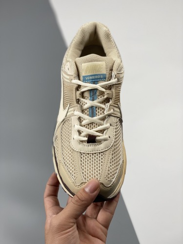 Nike Zoom Vomero 5 SP (Arrenfashion)