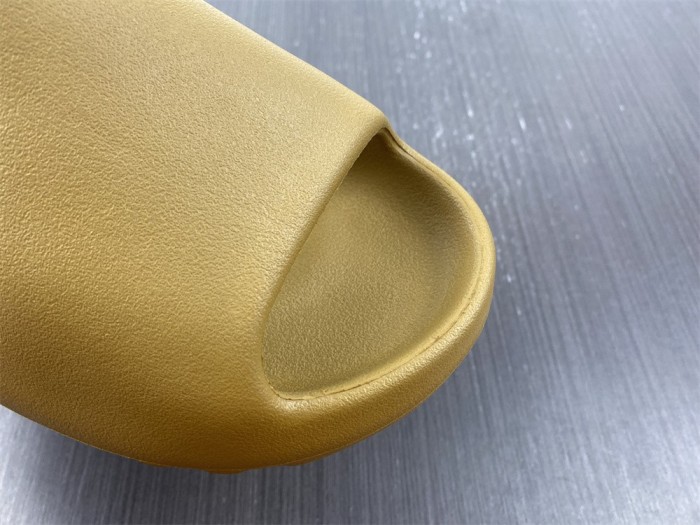  Arrenfashion  Arrenfashion Yeezy Slide Ochre GW1931