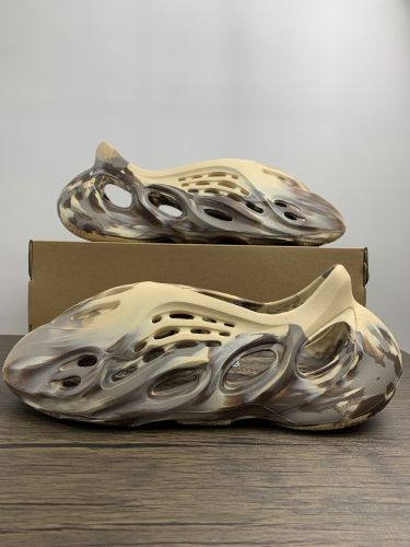  Arrenfashion  Arrenfashion Yeezy Foam Runner