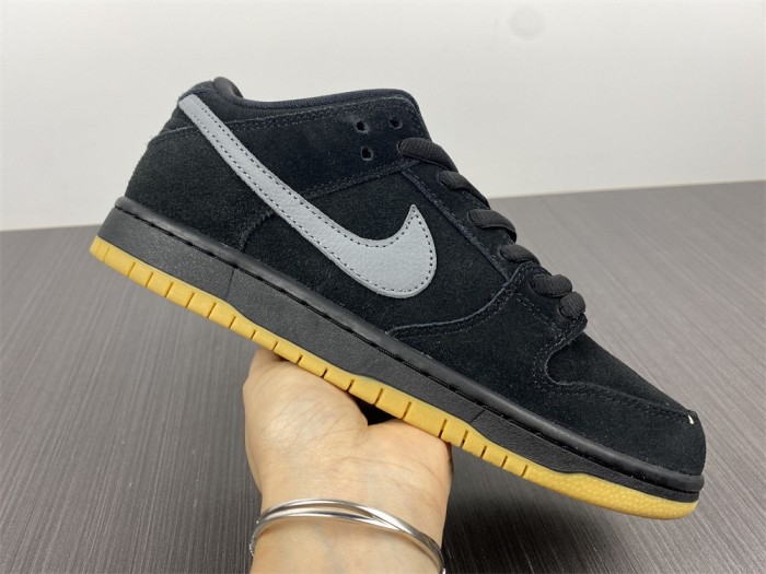  from Arrenfashion Nike SB Turns Back the Clock and Reveals a Dunk Low Fog Colorway