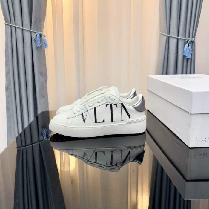 Women Men V*alentino Sneakers ( Arrenfashion)