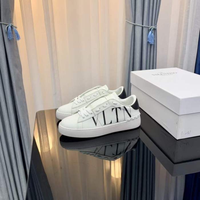 Women Men V*alentino Sneakers ( Arrenfashion)