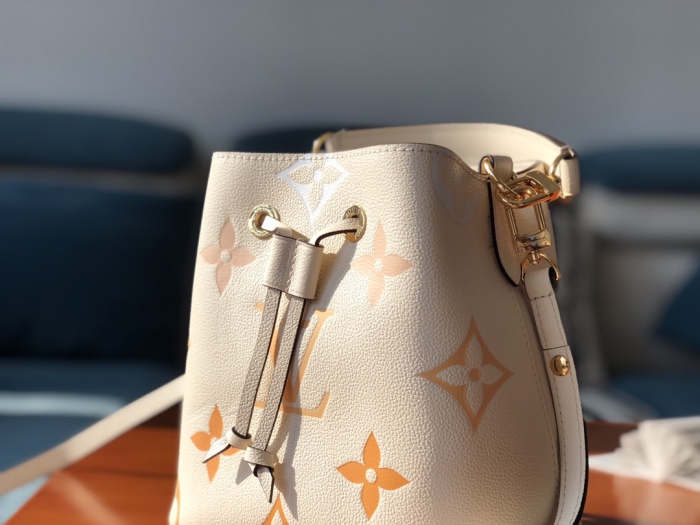  Arrenfashion L*ouis V*uitton Bag Top Quality 20 x 20 x 13cm