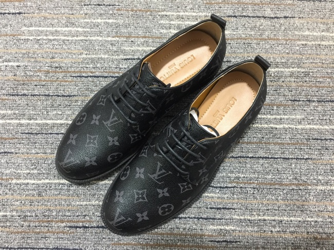  Arrenfashion Men L*uis V*itton Low Top Sneaker