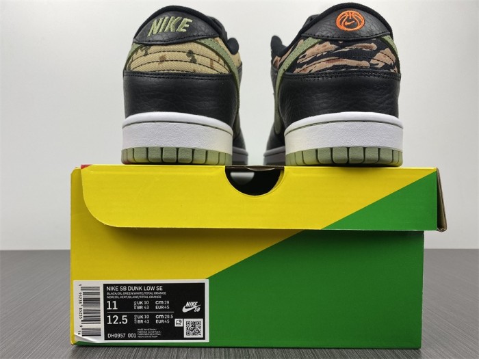  from Arrenfashion Nike SB Dunk Low Low DH0957-001