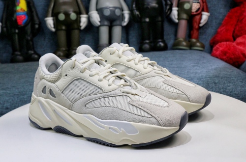  Arrenfashion  Arrenfashion Yeezy 700 Boost “Analog”