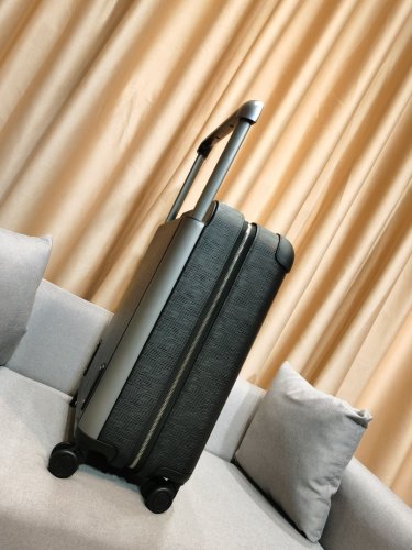 L*ouis V*uitton Luggage (Arrenfashion)