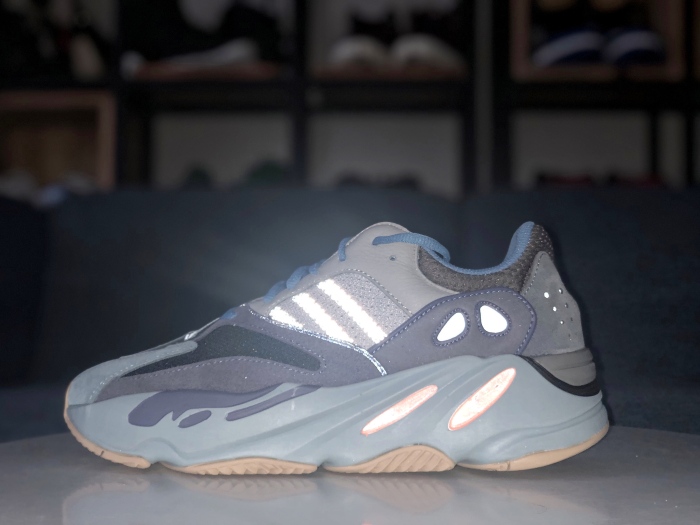  Arrenfashion  Arrenfashion Yeezy Boost 700 Carbon Blue