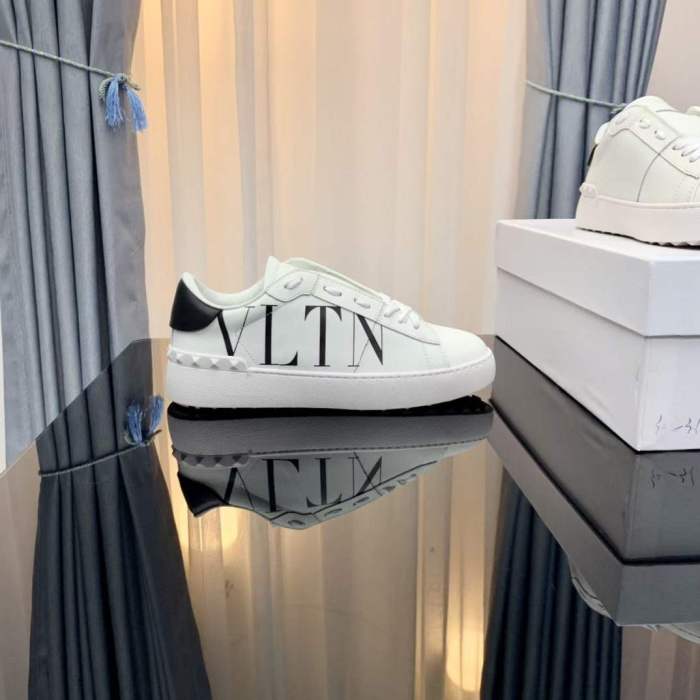 Women Men V*alentino Sneakers ( Arrenfashion)