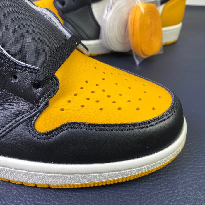  Arrenfashion Air Jordan 1 Yellow Toe 555088-711
