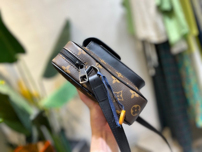  Arrenfashion L*ouis V*uitton christoer mini handbag Top Quality 15*17*8cm