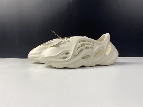  Arrenfashion  Arrenfashion Yeezy Foam Runner Bone