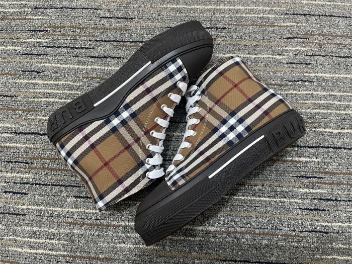  Arrenfashion Men Women B*rberry Sneaker