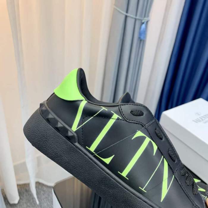 Women Men V*alentino Sneakers ( Arrenfashion)