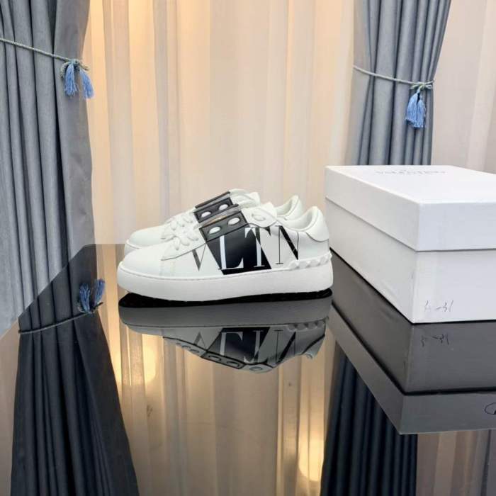 Women Men V*alentino Sneakers ( Arrenfashion)
