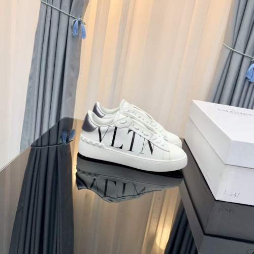 Women Men V*alentino Sneakers ( Arrenfashion)