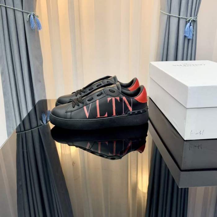 Women Men V*alentino Sneakers ( Arrenfashion)