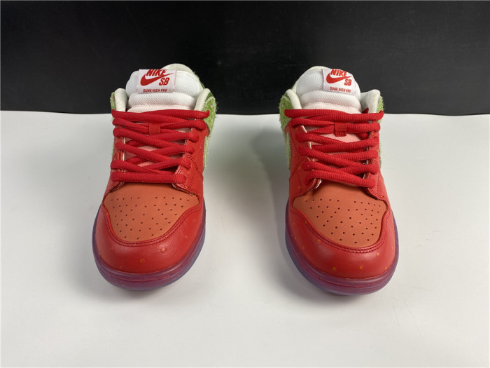  from Arrenfashion Dunk SB Nike SB Dunk High Strawberry Cough CW7093-600