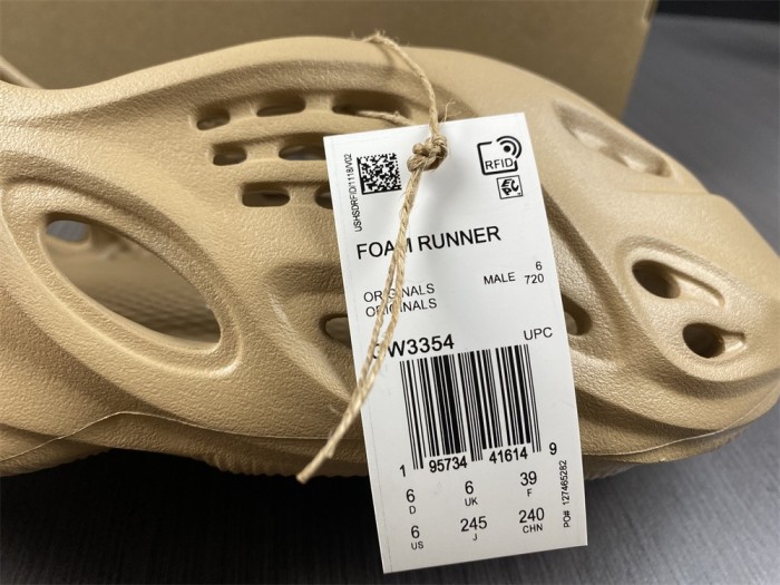  Arrenfashion  Arrenfashion Yeezy Foam Runner Ochre GW3354
