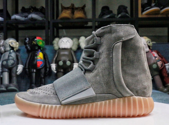  Arrenfashion  Arrenfashion Yeezy Boost 750 Gum GreyGlow Sole