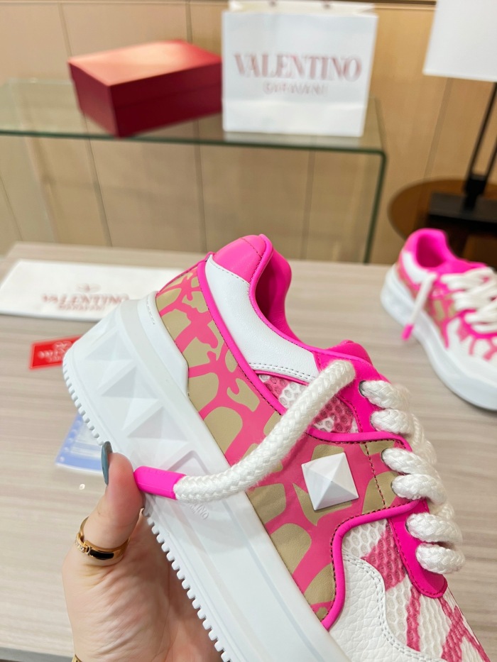 Women Men V*alentino Sneakers ( arrenfashion)
