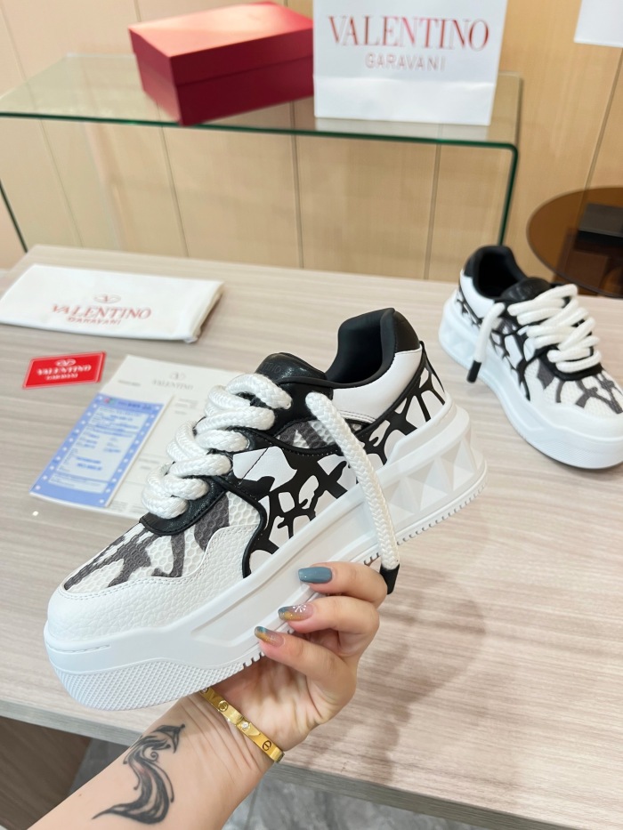 Women Men V*alentino Sneakers  arrenfashion