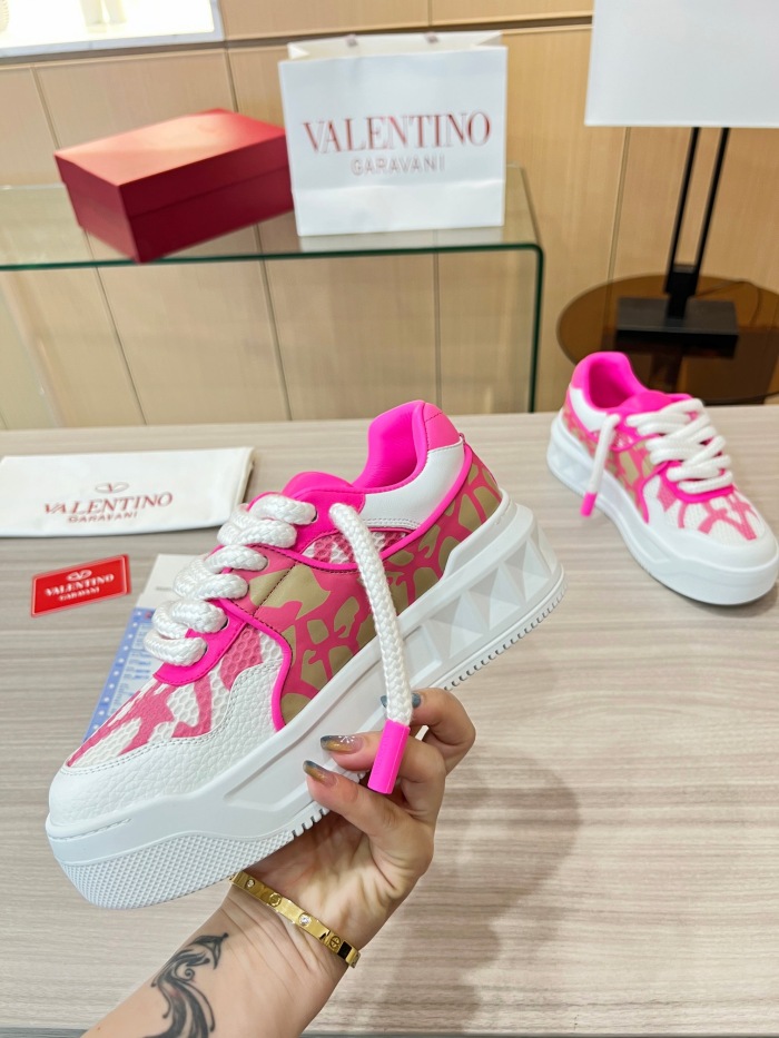 Women Men V*alentino Sneakers ( arrenfashion)