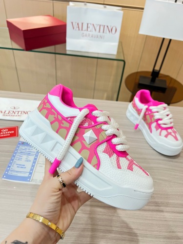Women Men V*alentino Sneakers ( arrenfashion)