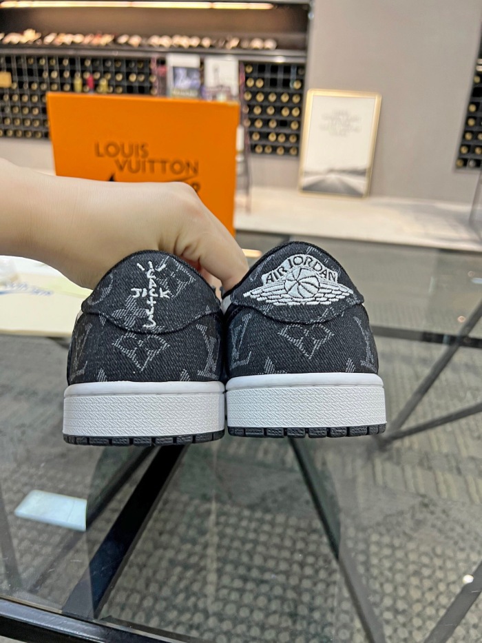 Men L*ouis V*uitton x NIKE Sneakers ( arrenfashion)