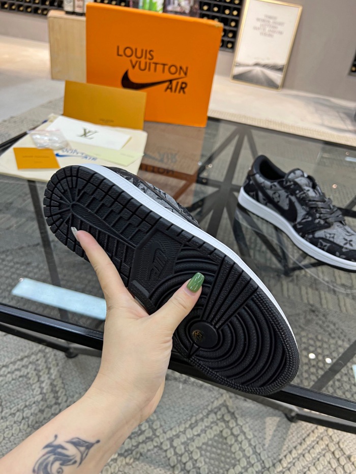 Men L*ouis V*uitton x NIKE Sneakers ( arrenfashion)