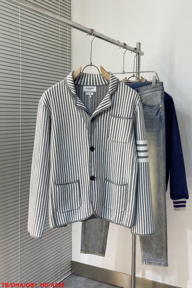 Free shipping Arrenfashion Men Jacket/Sweater Top Quality