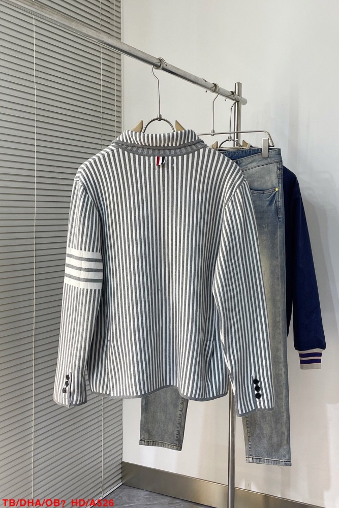 Free shipping Arrenfashion Men Jacket/Sweater Top Quality