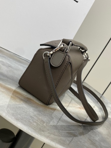 Free shipping Trusted seller L*oewe Bag 9016 Top Quality