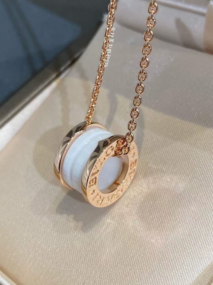 Free shipping Trusted seller Necklace