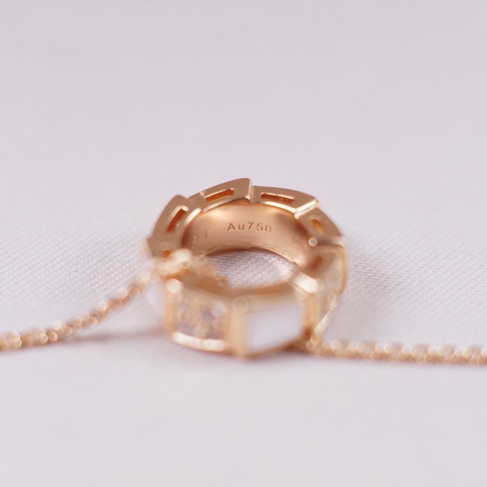 Free shipping Trusted seller Necklace