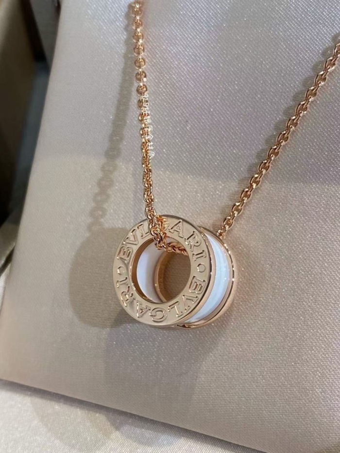 Free shipping Trusted seller Necklace