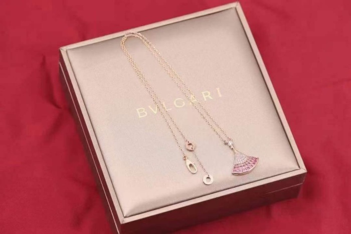 Free shipping Trusted seller Necklace
