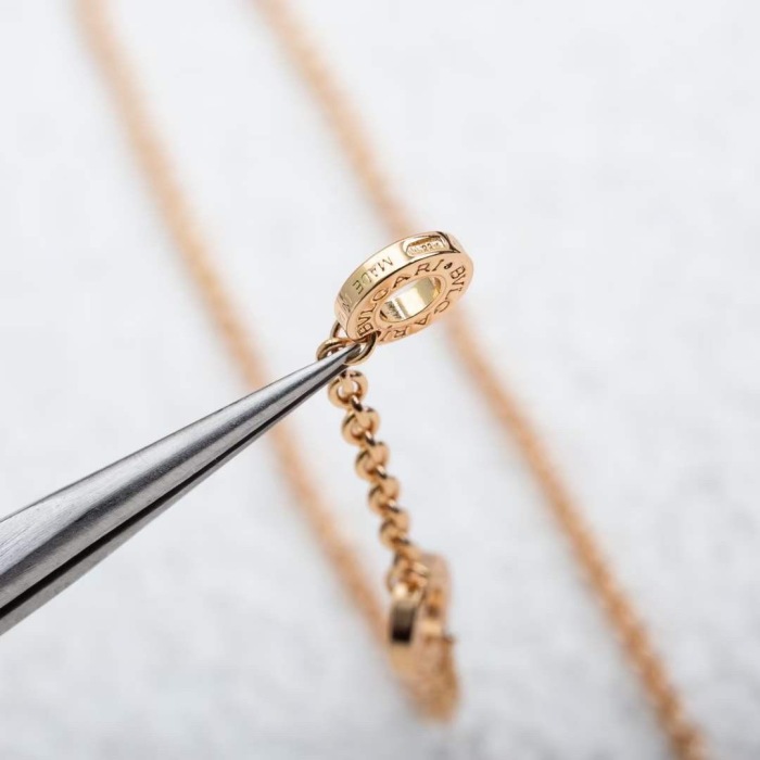Free shipping Trusted seller Necklace