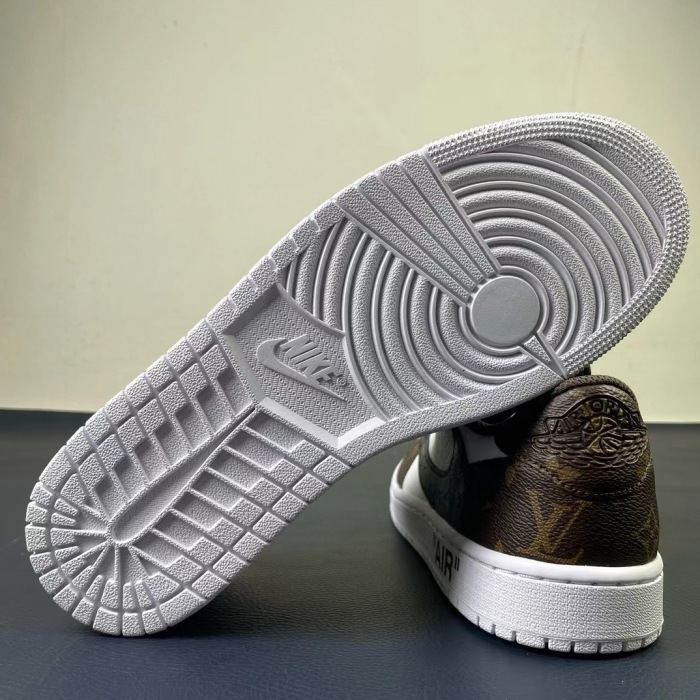 Men Women L*ouis V*uitton x NIKE Sneakers ( arrenfashion)