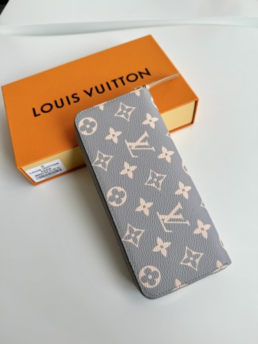 L*ouis V*uitton Top Bag (arrenfashion)