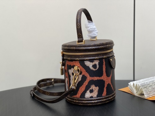 L*ouis V*uitton  Top Bag (arrenfashion)
