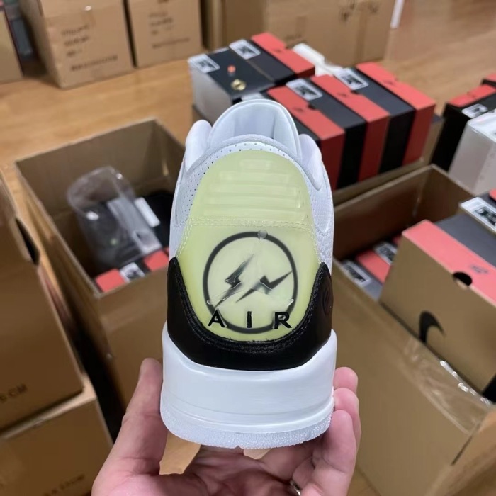 NIKE Air Jordan 3    (arrenfashion)