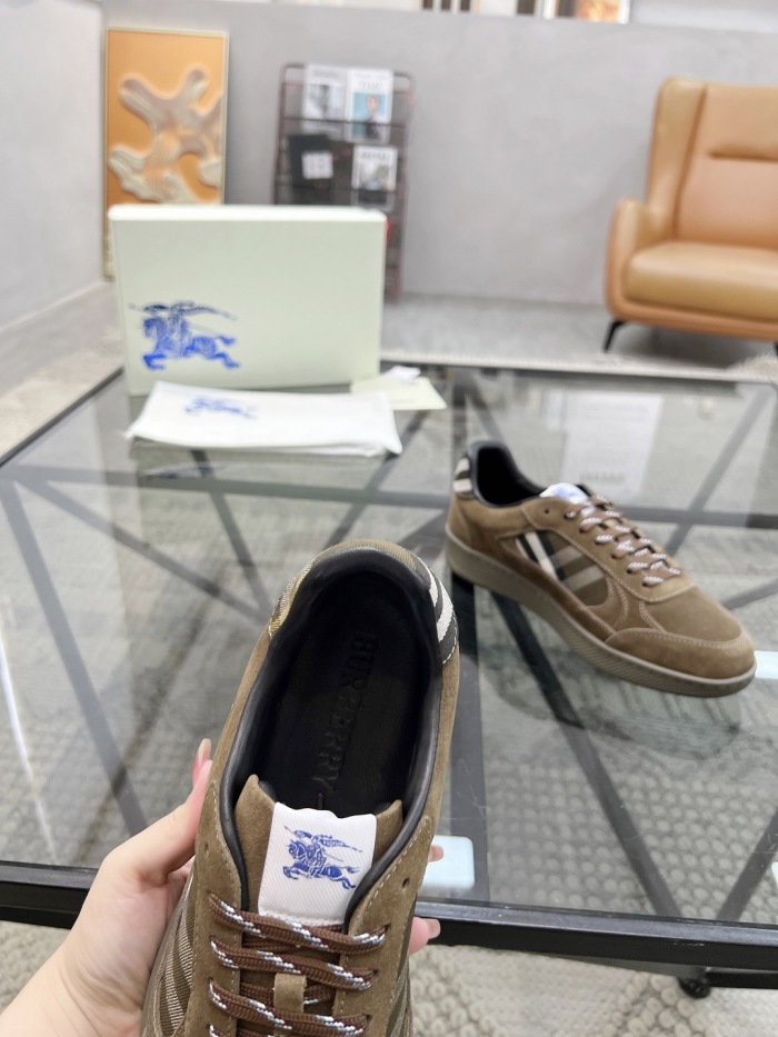 Men  B*rberry Sneaker  （arrenfashion）