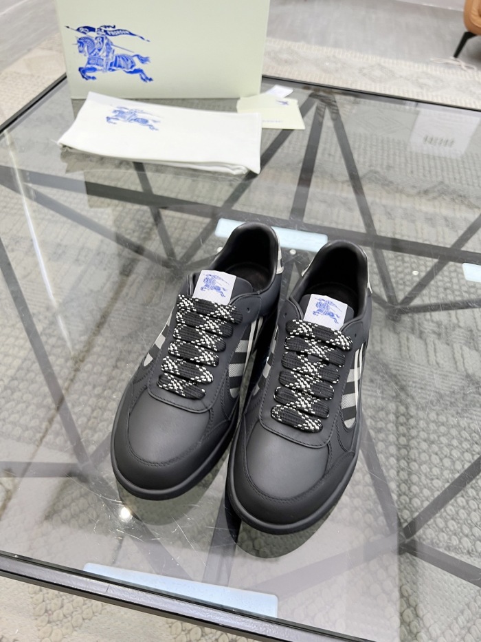 Men  B*rberry Sneaker  （arrenfashion）