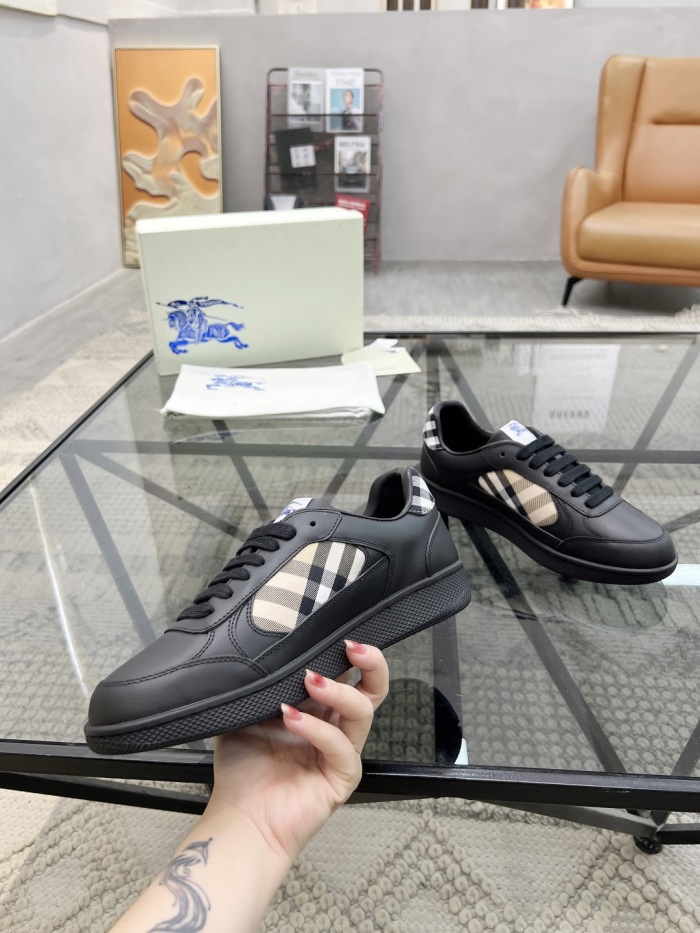 Men  B*rberry Sneaker  （arrenfashion）