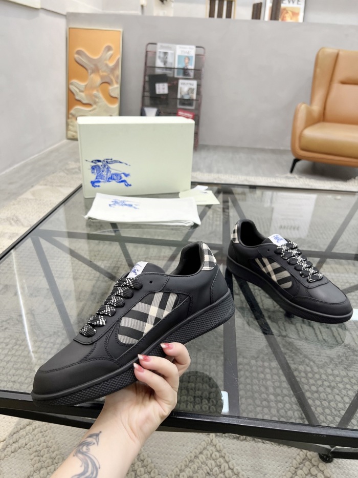 Men  B*rberry Sneaker  （arrenfashion）