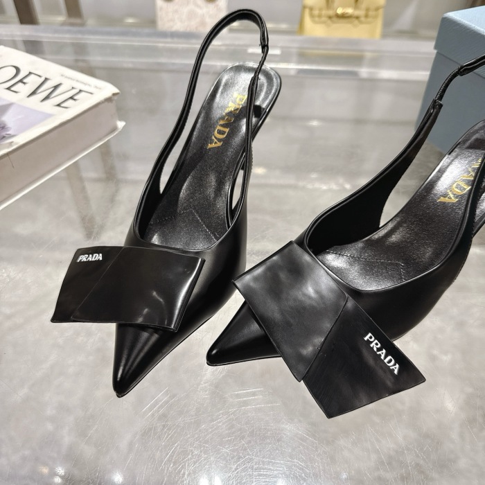Free shipping arrenfashion Women P*rada Top Quality Sandals