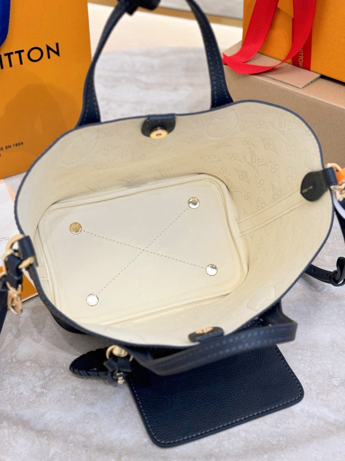 L*ouis V*uitton  Top Bag (maikesneakers)