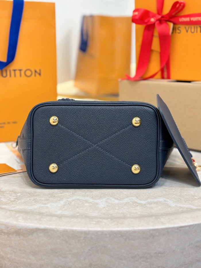 L*ouis V*uitton  Top Bag (maikesneakers)