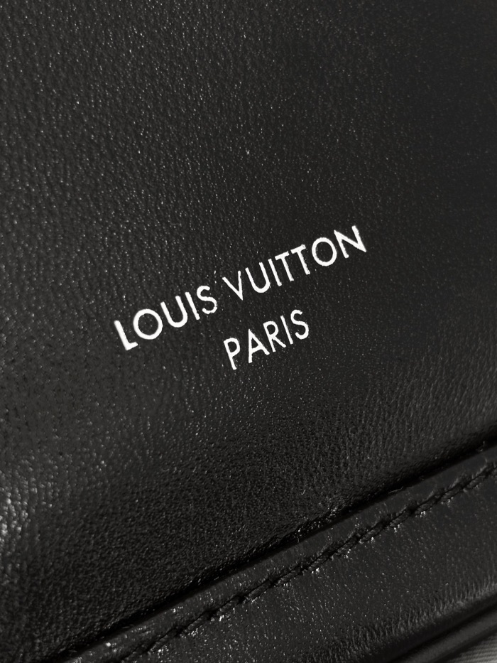 L*ouis V*uitton  Top Bag (maikesneakers)